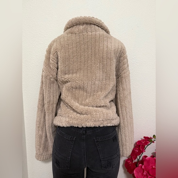 SHEIN Tan Teddy Jacket with Collared Neckline - Picture 5 of 6